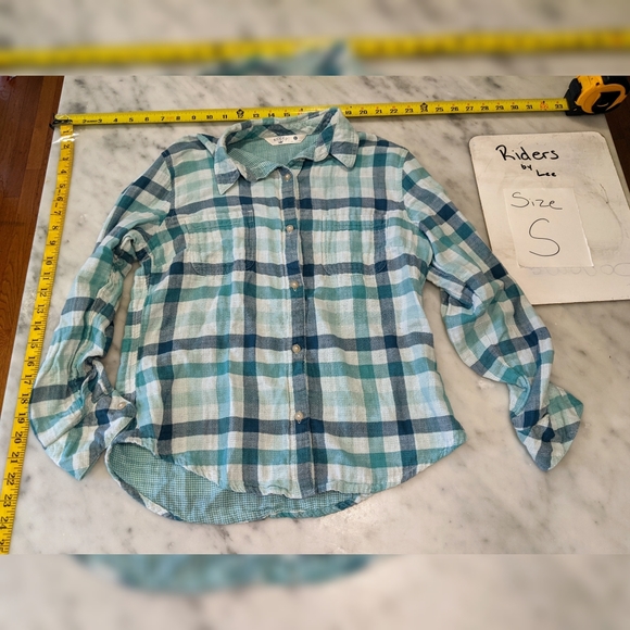 5/$25 Blue plaid button up shirt. Riders by Lee